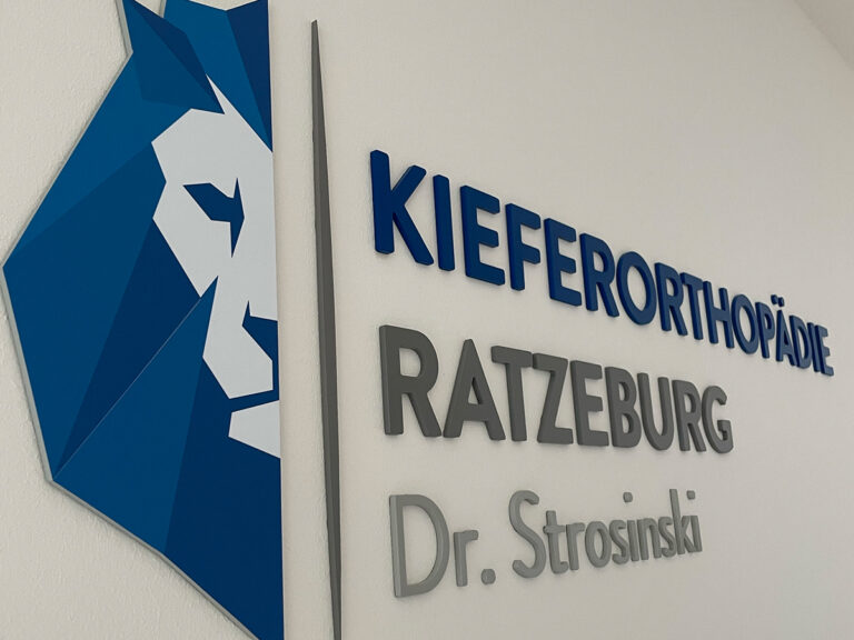 Einzelbuchstabenanlage für Kieferorthopädie Ratzeburg