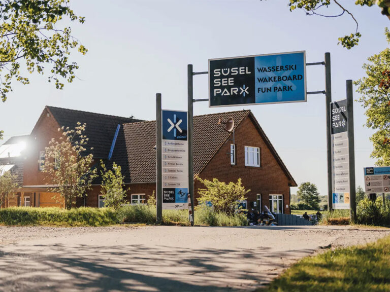 Wegweiser- und Willkommensschilder für Seeparx Süsel